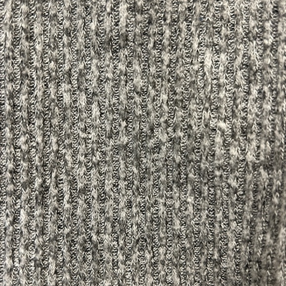 Hollister Cropped Lightweight Hoodie Size Medium - Picture 9 of 9